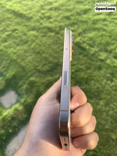 iPhone 16 pro max 3