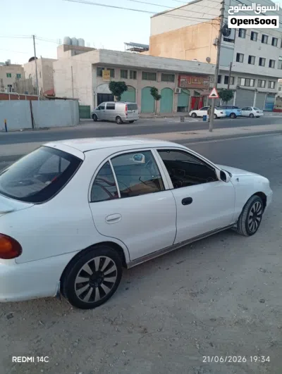 Hyundai Accent Standard 2