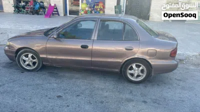 Hyundai Accent Standard 3