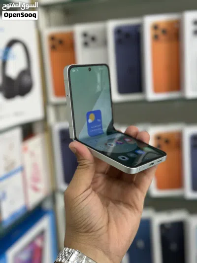 عرض خاص : Samsung Z flip 6 512gb بالذاكرة العملاقة هواتف بحالة الوكالة بدون اي شموخ أو مشاكل مع ضمان 4