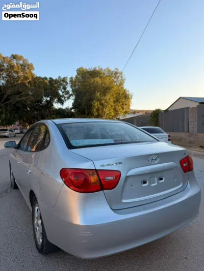Hyundai Avante Standard 2
