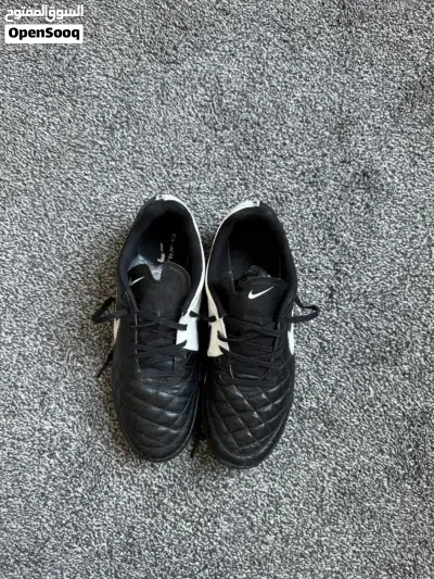 جوتي كوره نايك اوريجينال اصلي جلد طبيعي نظيف جدا مقاس 42:5 قابل للتفاوض football shoes original 2