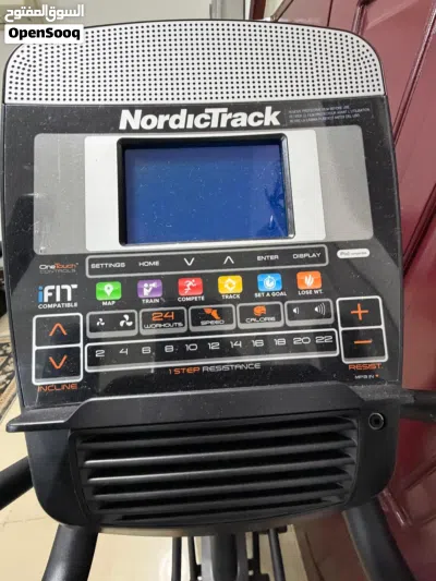 للبيع جهاز NordicTrack Elliptical الأصلي بحالة ممتازة جداً. 2