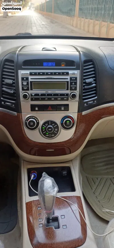Hyundai Santa Fe Limited 4