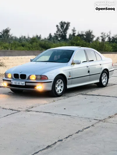 BMW 5 Series 525 3