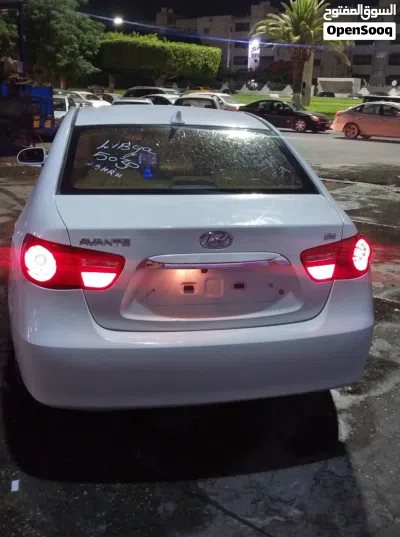 Hyundai Avante SE 3