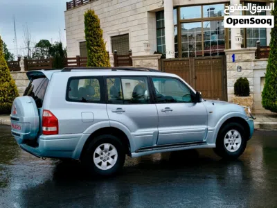 Mitsubishi Pajero Standard 4