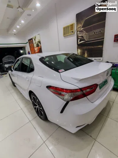 Toyota Camry SE 3
