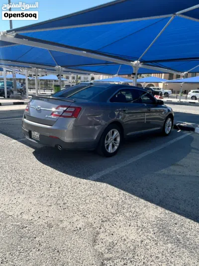Ford Taurus SEL 3