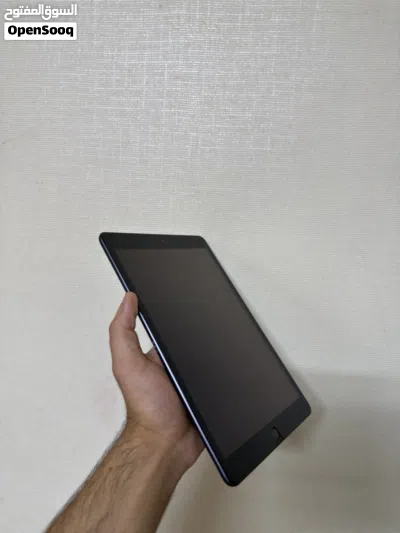 iPad 9 64G بحالة الوكالة 3