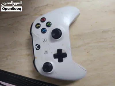 اكس بوكس ون نظيف مع اليد والمحول 2