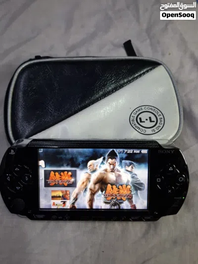 PSP SONY P1000 MODEL.BLACK COLOR 4GB SD CARD WITH 25 GAMES 2