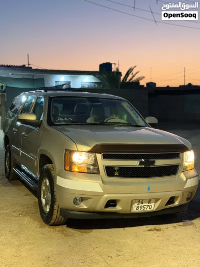 Chevrolet Suburban LT 2