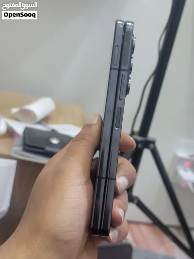 سامسونج Z فولد 5 ذاكرة التخزين 256G و512GB 4