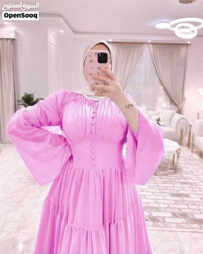 فستان شيفون مبطن بتفاصيل جذابة وراقية. 2