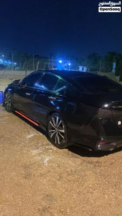Nissan Altima SV 2
