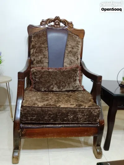 طقم كنب طاوله وسط مع طاولتين صغار 3