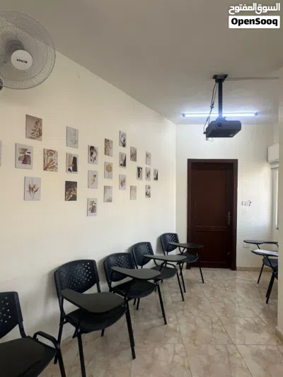 معدات ومستلزمات مركز تعليمي للبيع 3