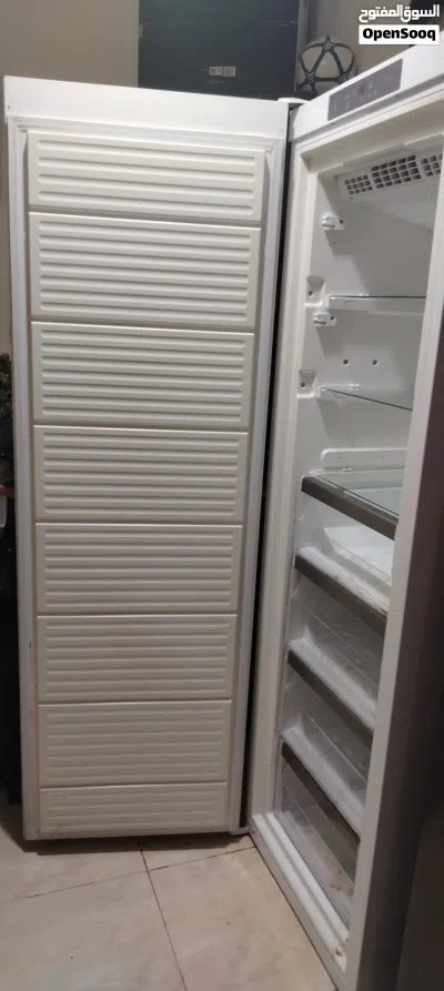 للبيع فريزر كبير أفقي Whirlpool 3