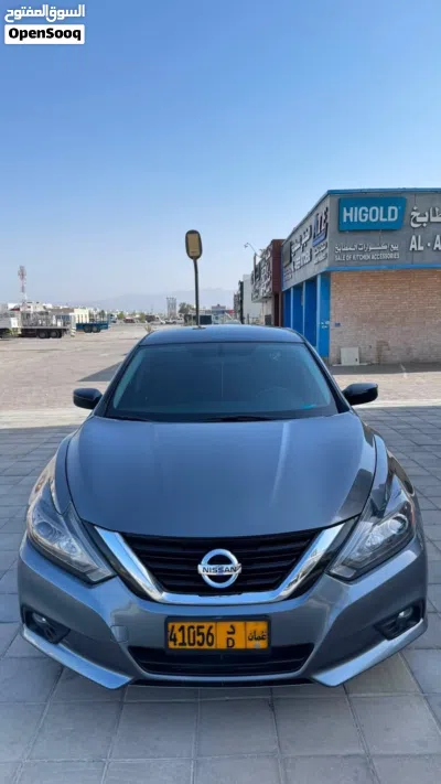 Nissan Altima SR 4
