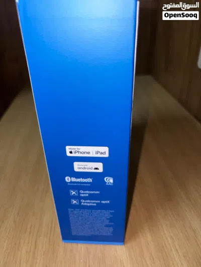 Sennheiser Momentum 4 headset 3