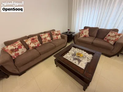 اثاث مستعمل للبيع200 دينار كنب وطاولة وسط وجانبيات زان وطاولةسفرة وطاوله تلفزيون 2 4