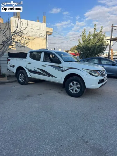 Mitsubishi L200 Standard 4