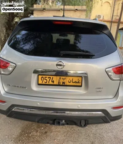 Nissan Pathfinder SV 3