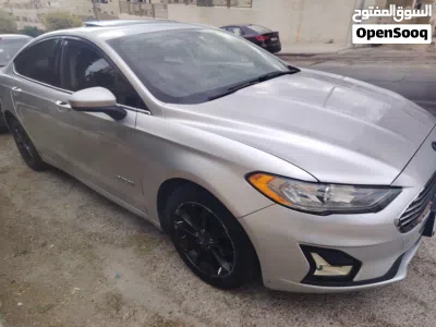 Ford Fusion SE 3