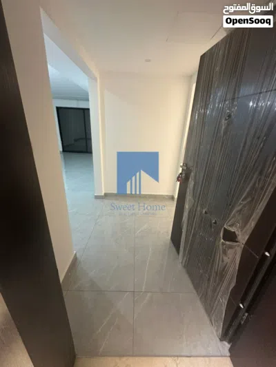 شقة فاخرة للبيع في أم أذينة - خلف سوق الذهب 175م مع ترسات 140م تشطيب سوبر ديلوكس لم تسكن 3