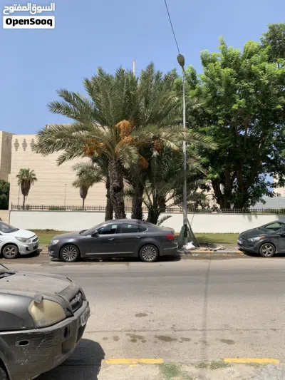 شقة ارضية خدامية للايجار رايسي شارع الصريم 3
