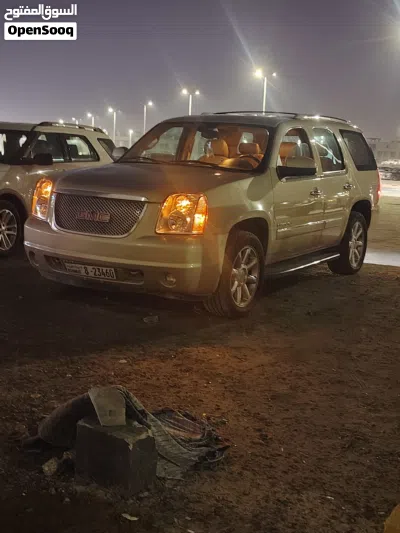 GMC Yukon Denali 2