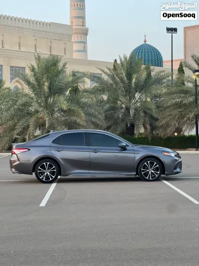 Toyota Camry SE 3