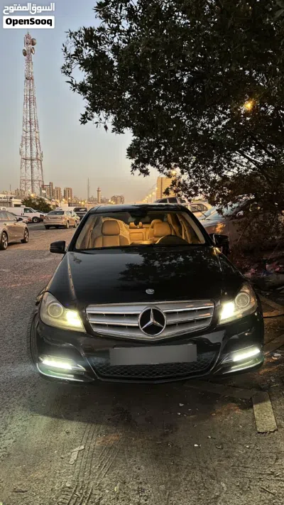 مرسيدس بنز الفئة-C C 200 2