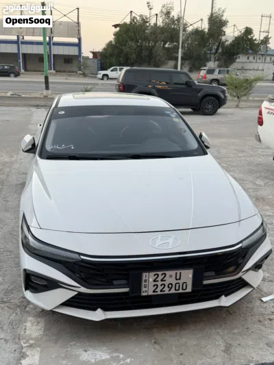 Hyundai Elantra Standard 4