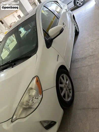 Toyota Prius Prius C 3