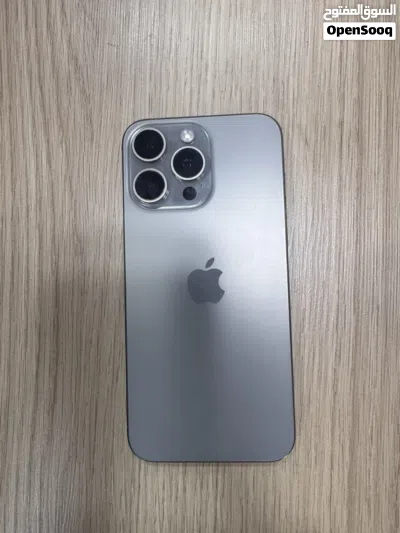 iPhone 15 Pro Max 4