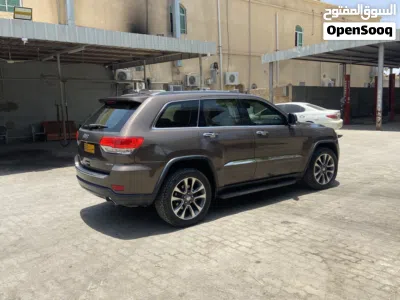 Jeep Grand Cherokee Altitude X 4