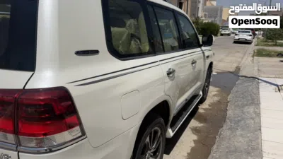 تويوتا لاند كروزر GXR 4