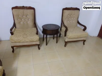 كنب 10 مقاعد ومعهم ثلاث طربيزات 4