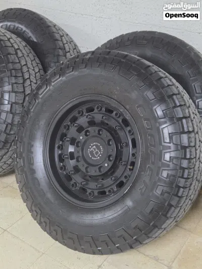 4 رنجات بلاك راينو اصلية مقاس 17 مع تواير كوبر اصلية 315/70/17 للرام كلاسيك RAM1500 CLASSIC 4