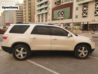 GMC Acadia Denali 2