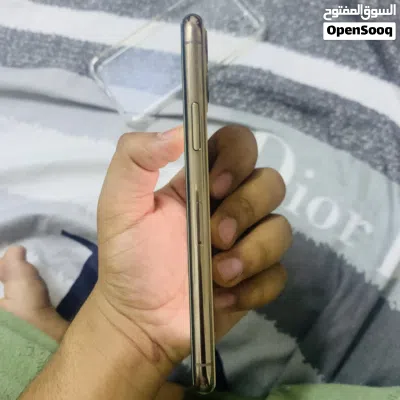 IPHONE 11 PRO 256 Gb 100 ري 4