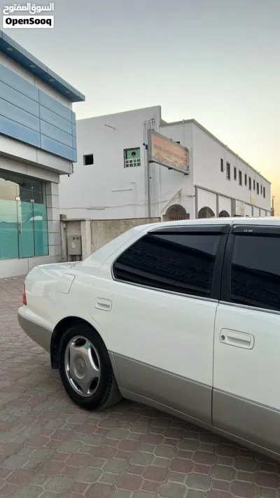 Lexus LS LS 400 2