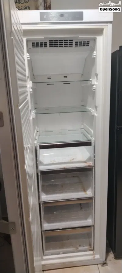 للبيع فريزر كبير أفقي Whirlpool 2