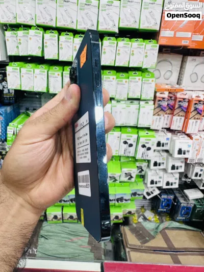 ايفون 12 بروماكس مستعمل الداكره 128 G 2