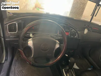 Hyundai Elantra Standard 2