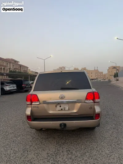 Toyota Land Cruiser GXR 2
