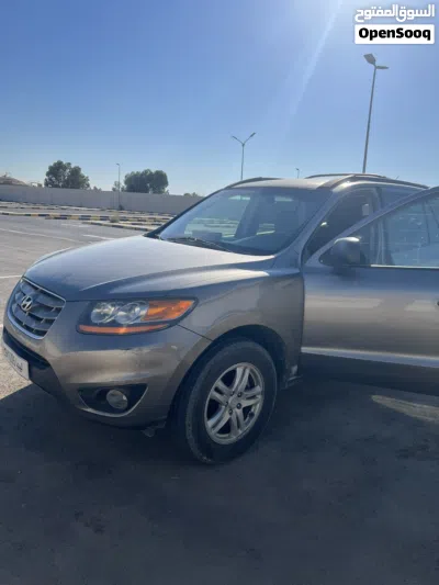 Hyundai Santa Fe Limited 4
