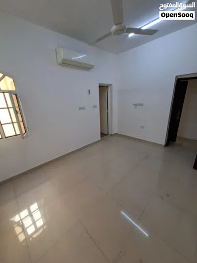 غرفه للايجار فى عذيبه Room for rent in azaiba 4